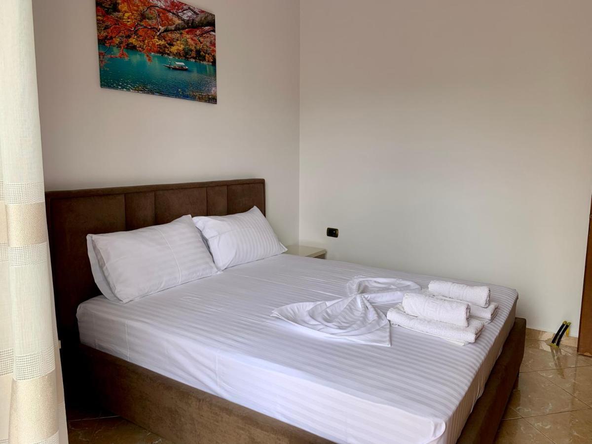 Bardhi Apts Sarandë エクステリア 写真