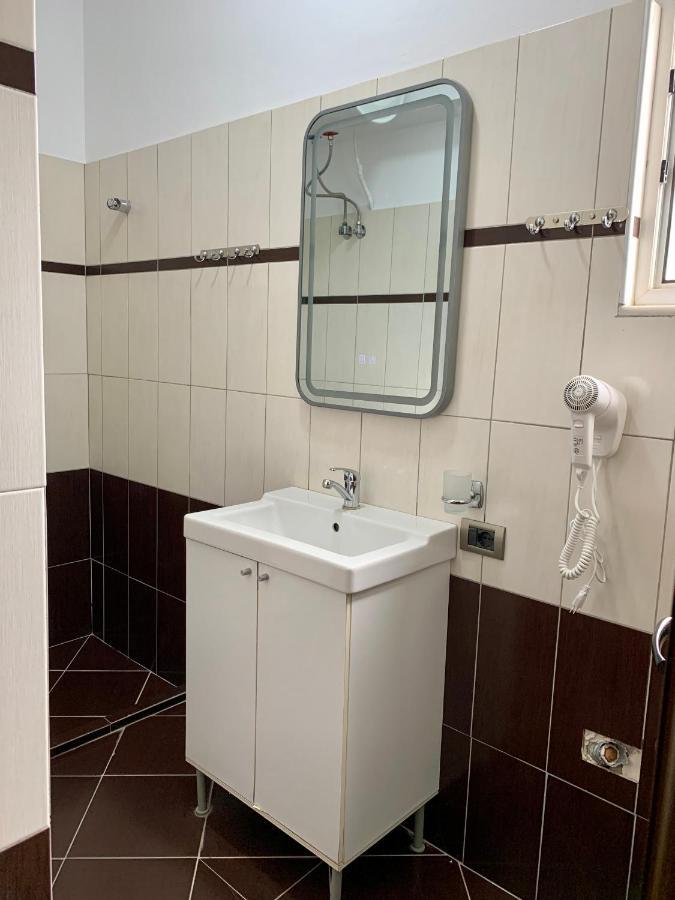 Bardhi Apts Sarandë エクステリア 写真