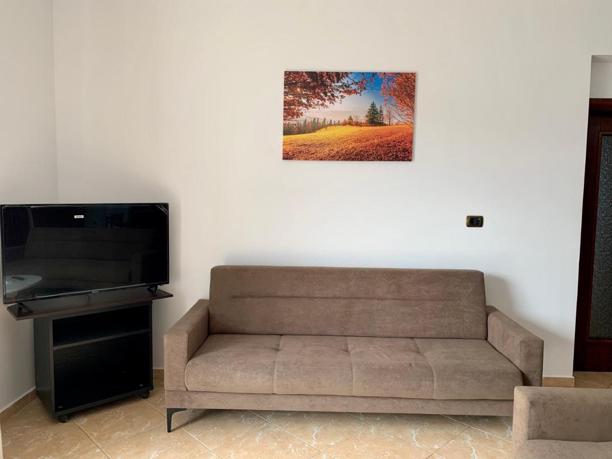 Bardhi Apts Sarandë エクステリア 写真