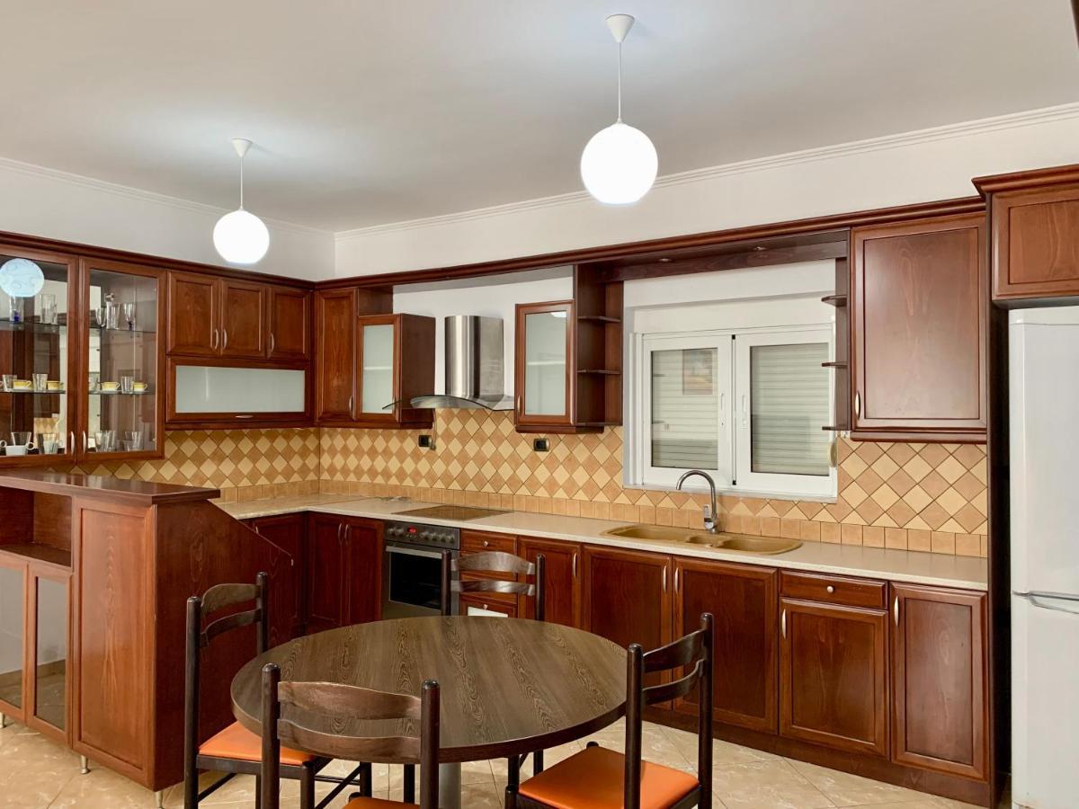 Bardhi Apts Sarandë エクステリア 写真